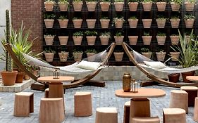 Bermonds Locke, Tower Bridge